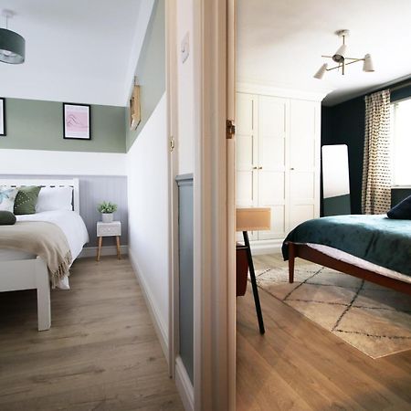 Stylish Home In Bath With Driveway Parking, 10Min From City Экстерьер фото