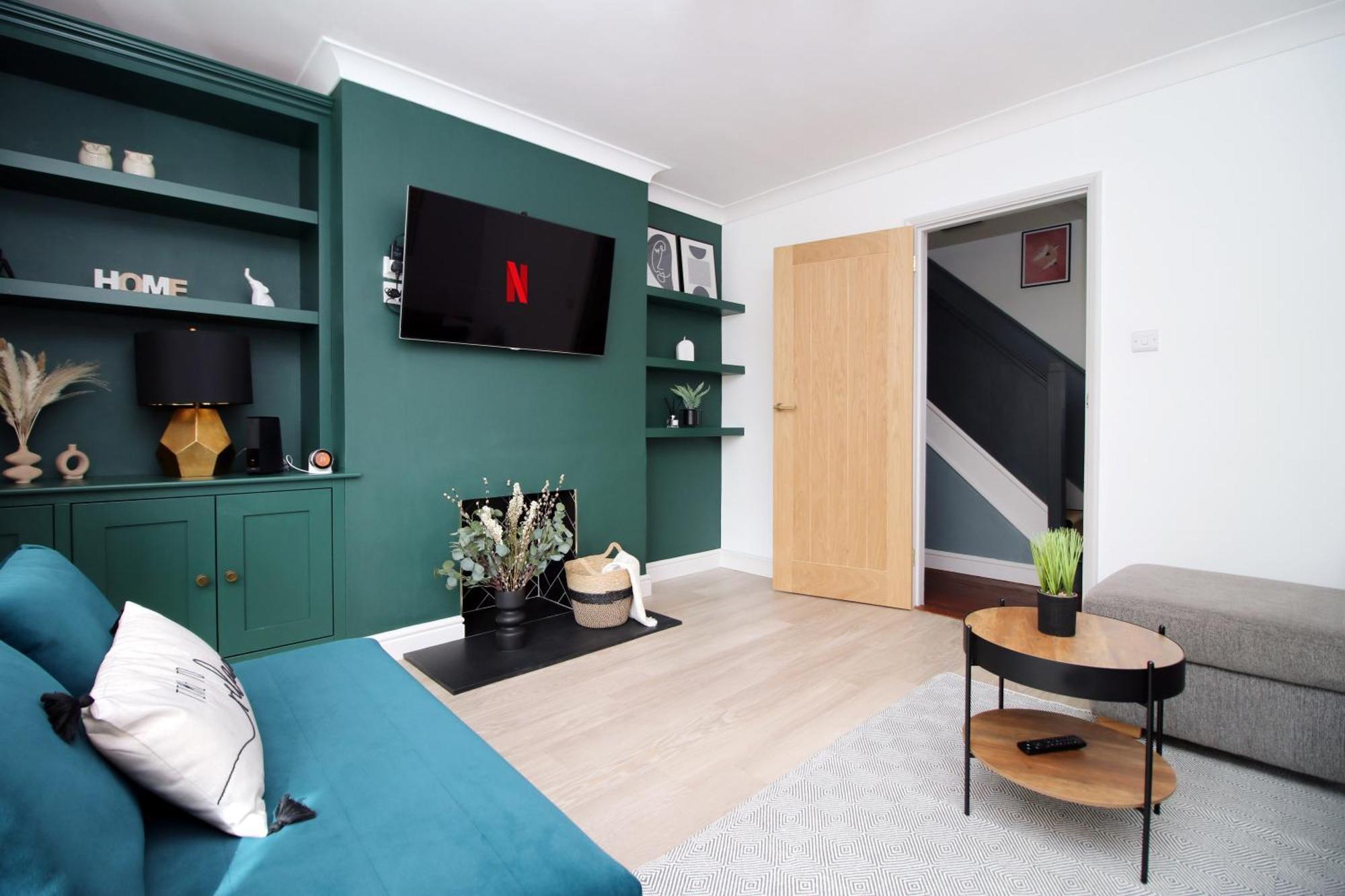 Stylish Home In Bath With Driveway Parking, 10Min From City Экстерьер фото