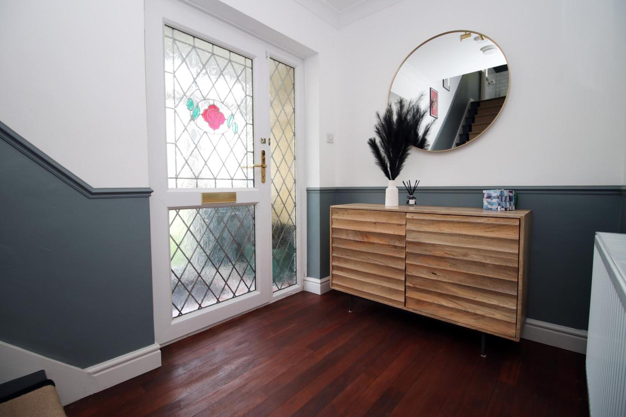 Stylish Home In Bath With Driveway Parking, 10Min From City Экстерьер фото