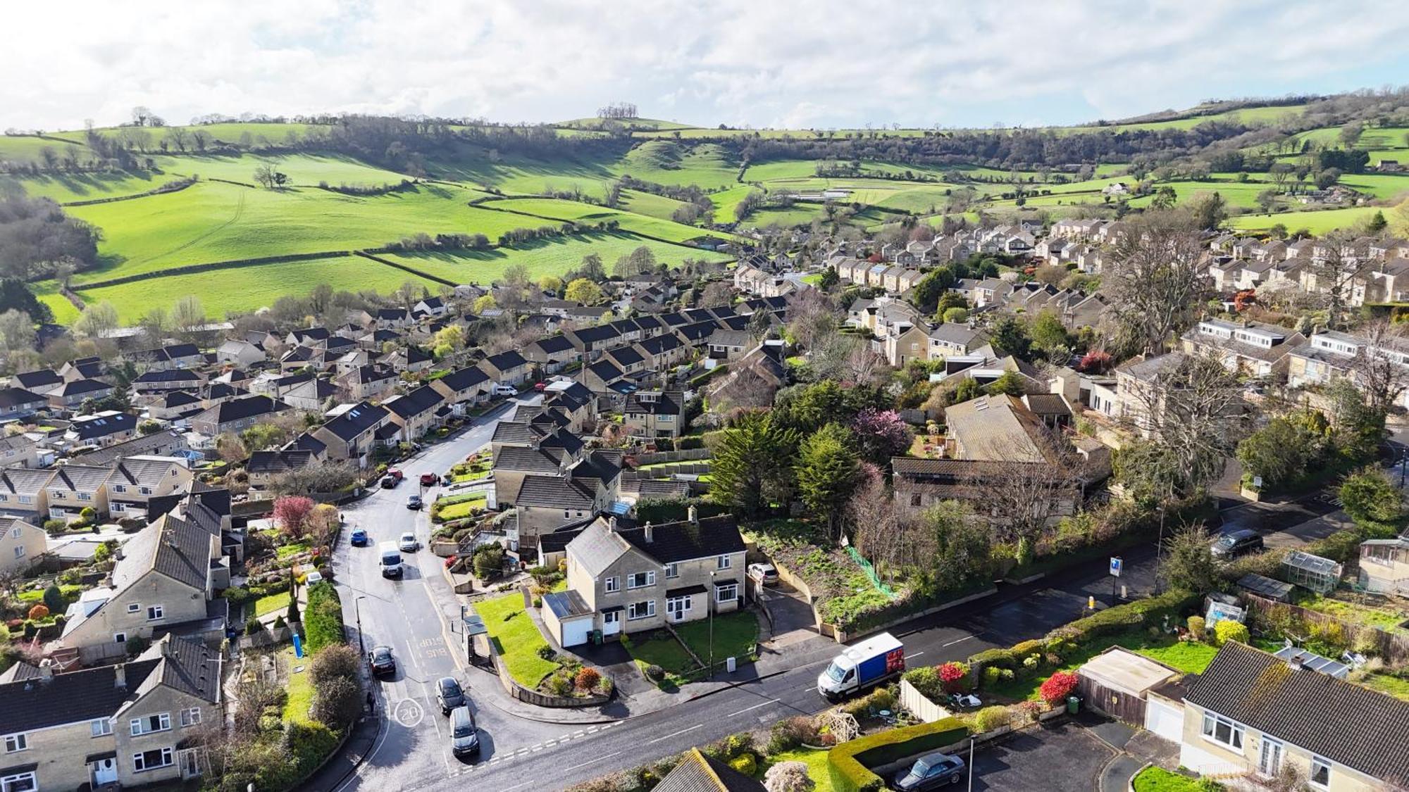 Stylish Home In Bath With Driveway Parking, 10Min From City Экстерьер фото