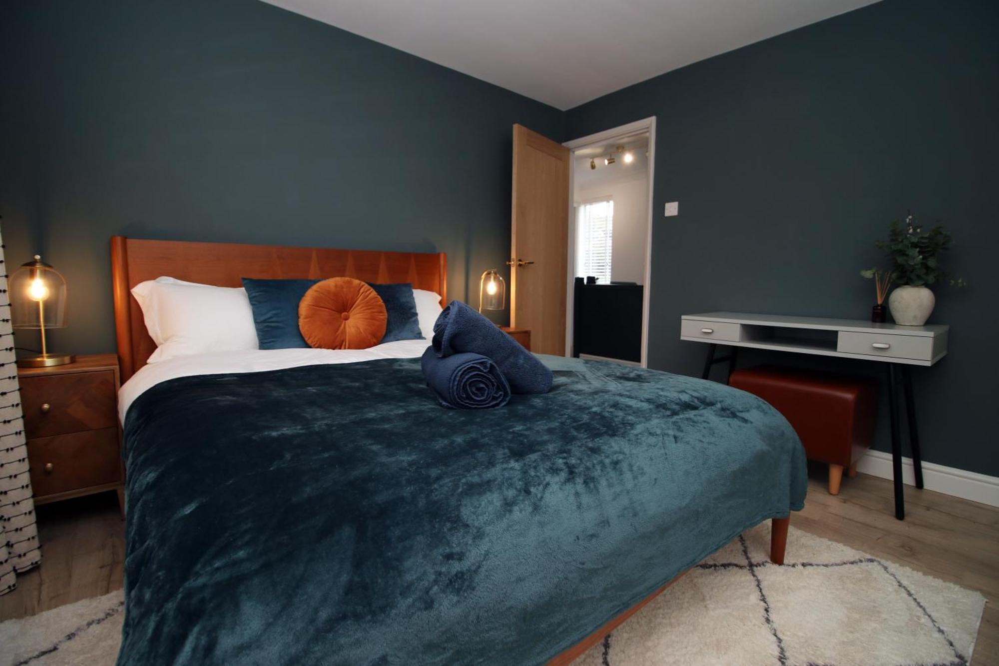 Stylish Home In Bath With Driveway Parking, 10Min From City Экстерьер фото