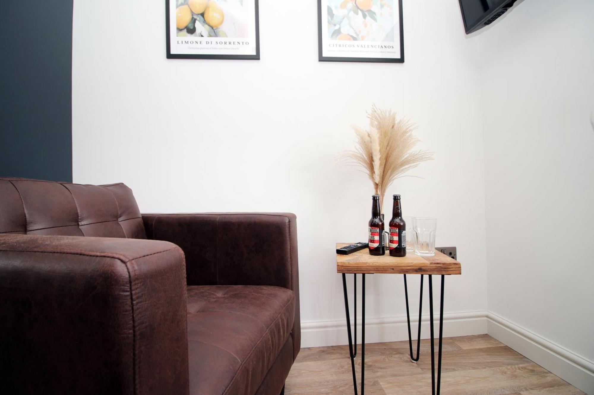 Stylish Home In Bath With Driveway Parking, 10Min From City Экстерьер фото