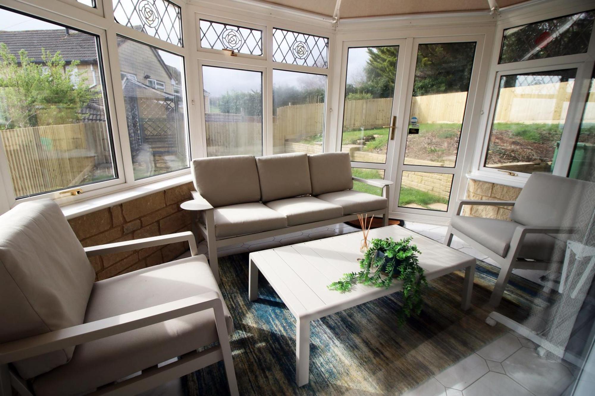 Stylish Home In Bath With Driveway Parking, 10Min From City Экстерьер фото
