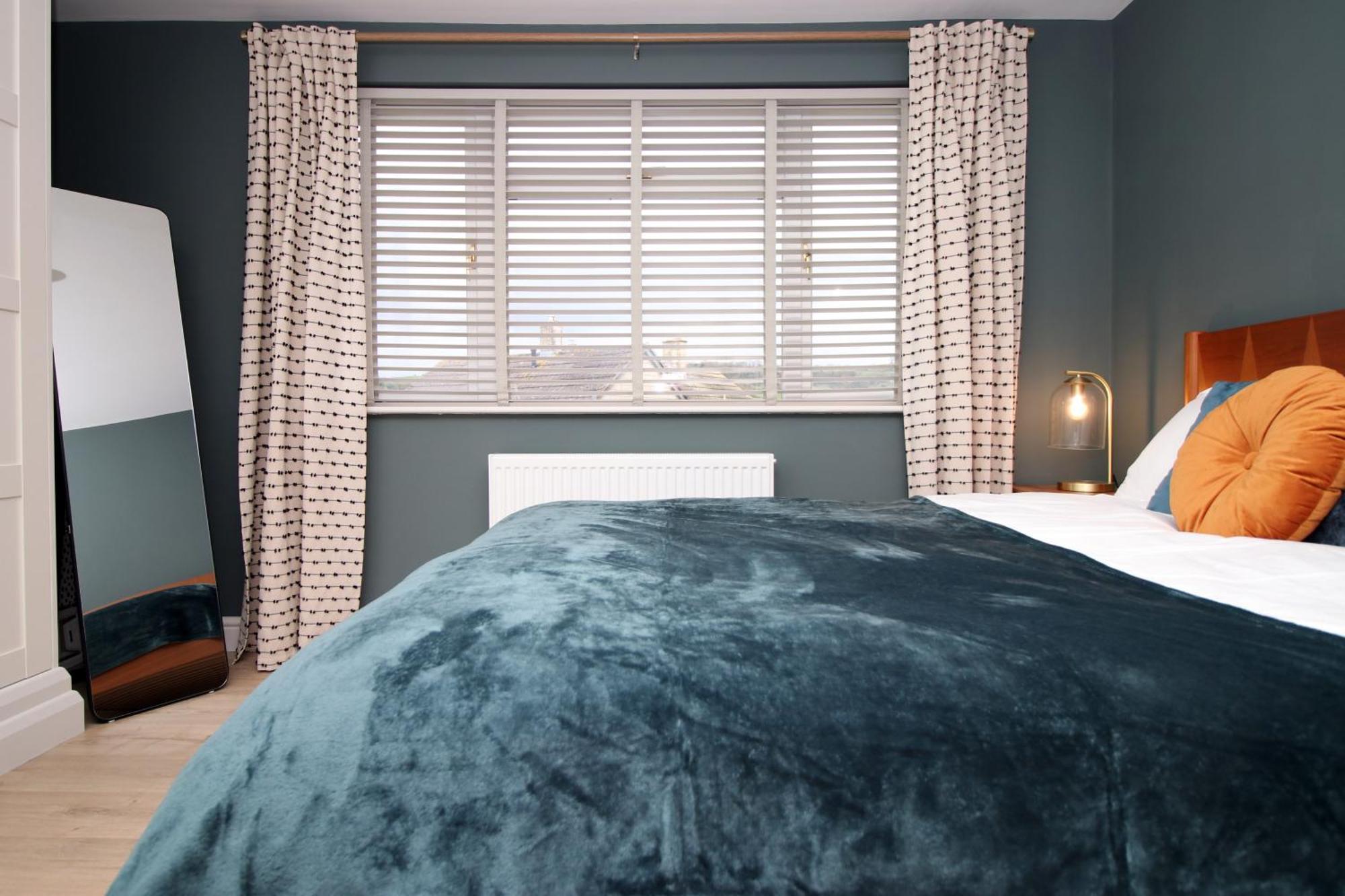 Stylish Home In Bath With Driveway Parking, 10Min From City Экстерьер фото