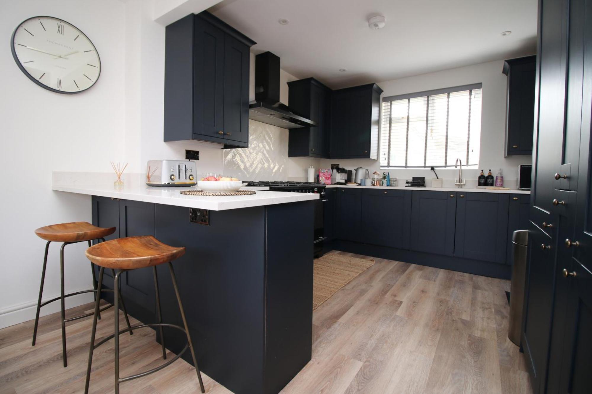 Stylish Home In Bath With Driveway Parking, 10Min From City Экстерьер фото